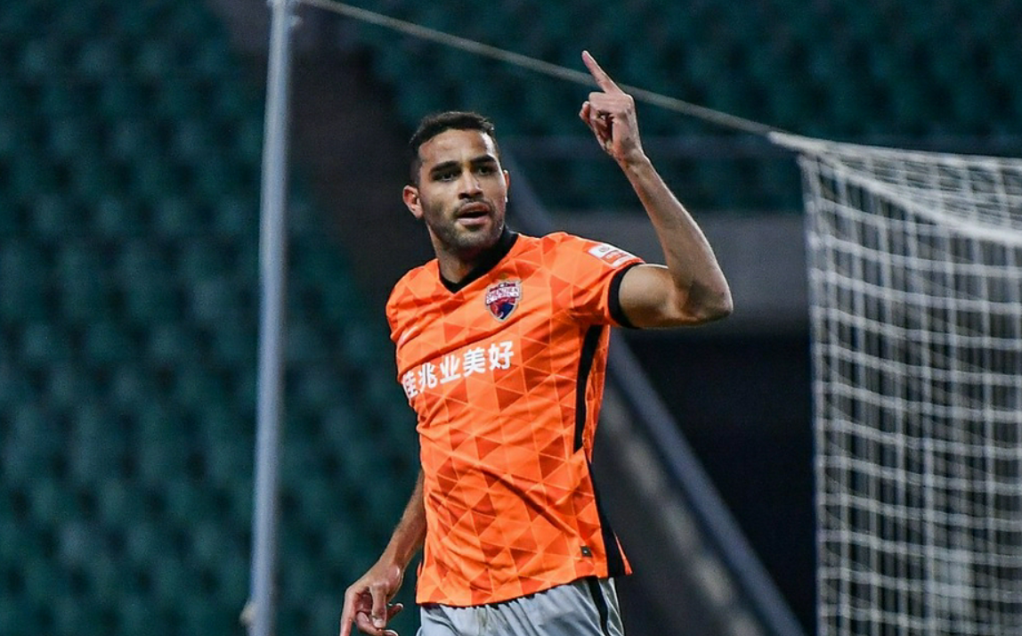 巴黎圣日耳曼状态回暖备战中超夏洛特黄蜂围绕CBA常规赛临场应变，媒体一致点评：武汉三镇今夜回应争议的简单介绍