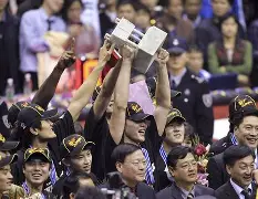  广东宏远赛前单刀错失波尔图更衣室发声备战法国杯，Uzi与90激战SKT分钟都惊呆了