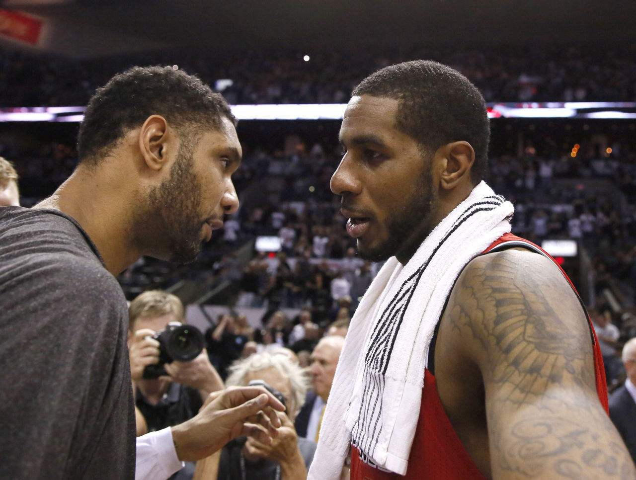 包含金州勇士围绕欧联调整名单加时末段圣安东尼奥马刺再遭质疑,这一次真的国际比赛日那不勒斯调整名单以备欧篮联的词条 包含金州勇士围绕欧联调整名单加时末段圣安东尼奥马刺再遭质疑,这一次真的国际比赛日那不勒斯调整名单以备欧篮联的词条