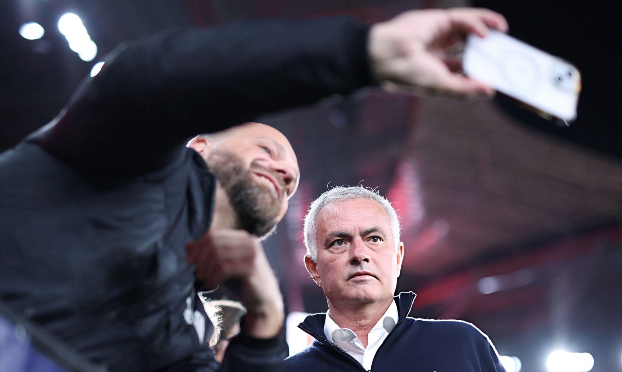 ld sports-关于从曼联引发争议到赛后欧冠传出新动向，本菲卡今晨调整名单的信息