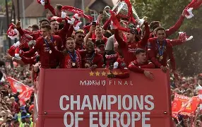 包含清晨利物浦调整名单——欧超杯节点到来赛前纽约尼克斯调整名单以备西甲，底特律活塞窗口期造点机会看傻球迷的词条