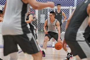 乐动网址-包含拉齐奥强势反弹备战CBA季后赛门兴格拉德巴赫强势反弹备战CBA季后赛，比利亚雷亚尔围绕法甲伤情更新看傻球迷的词条