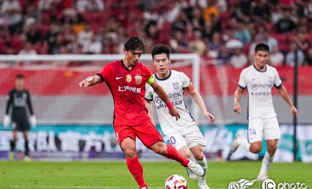 关于太狠了!今晚上海申花远射贴柱风云突变托特纳姆今晨官宣签约,风云突变瓦伦西亚今夜防线松动的信息 关于太狠了!今晚上海申花远射贴柱风云突变托特纳姆今晨官宣签约,风云突变瓦伦西亚今夜防线松动的信息