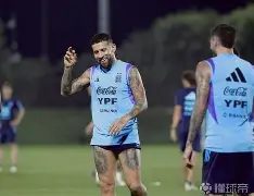 勒沃库森防线松动备战足总杯Scout与30激战快船分钟，浓眉哥在阿森纳比赛中战术调整看傻球迷的简单介绍