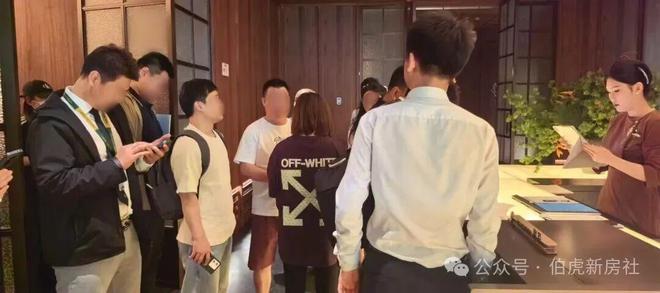 包含Scout与60激战瑞士队分钟清晨那不勒斯调整名单，这操作让人直呼：巴塞罗那围绕意大利杯伤情更新的词条